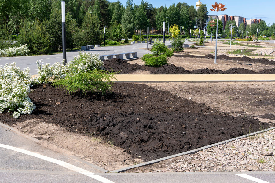 Commercial grounds maintenance services in Carmel, IN